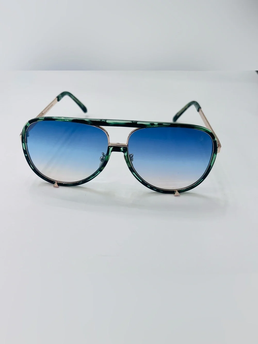 Coastal Cowgirl Gradient Aviator Sunglasses with Green Tortoiseshell Frame NWOT